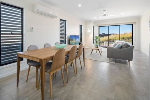 DAYDREAMING Airlie Beach Water Views & Only 200m To Boardwalk. - Holiday Find 5