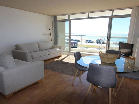 Oceanic 3 On The Beach! - Holiday Find 3