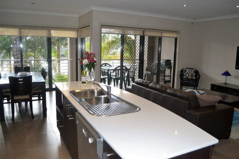 Cypress Waterview Spa Apartment 37B - Holiday Find 3