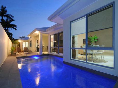 BEACH RETREAT At PALM COVE - Holiday Find 0