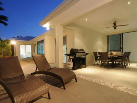 BEACH RETREAT At PALM COVE - Holiday Find 1