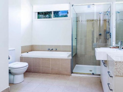 COASTAL SOUL VILLA At BROADBEACH - Holiday Find 4