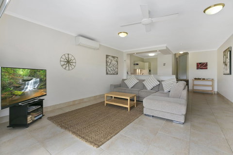Charming Noosa Heads Apartment Laguna Bay Views Unit 6 Taralla 18 Edgar Bennett Avenue - Holiday Find 4