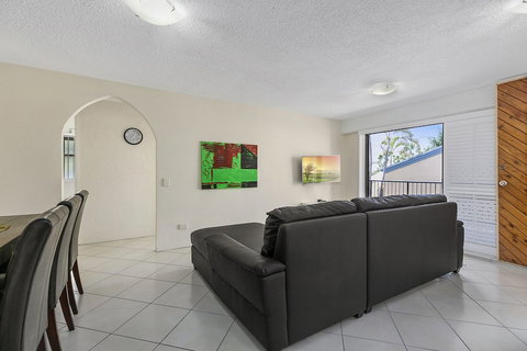Hop Skip Jump Away From Hastings Unit 6 Descola 6 Noosa Drive - Holiday Find 5