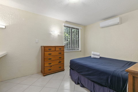 Hop Skip Jump Away From Hastings Unit 6 Descola 6 Noosa Drive - Holiday Find 2