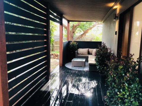 Carinya Coastal Cottage - Holiday Find 1