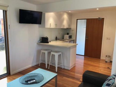 Carinya Coastal Cottage - Holiday Find 2