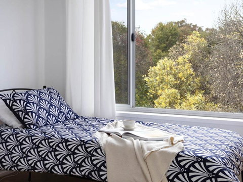 Dolphin Dreaming 16 Dolphin Avenue - Holiday Find 4