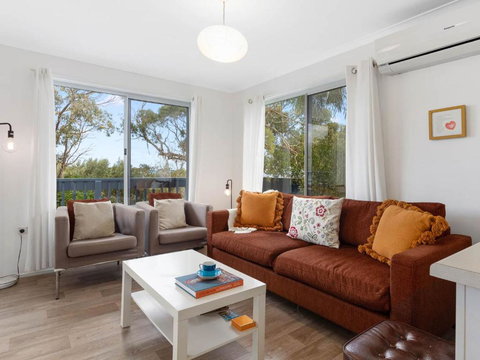 Dolphin Dreaming 16 Dolphin Avenue - Holiday Find 6