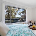 Dolphin Dreaming 16 Dolphin Avenue - Holiday Find 0