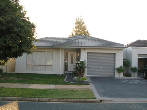The Villa Kyabram - Holiday Find 3