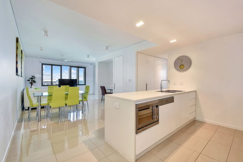 Darwin Waterfront Short Stay Apartments - Holiday Find 2