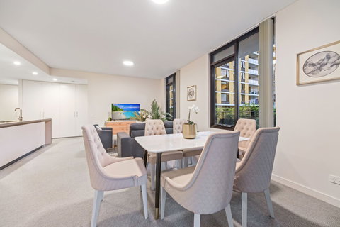 HomeHotel Stylish Apt Next To Train & Westfield - Holiday Find 3