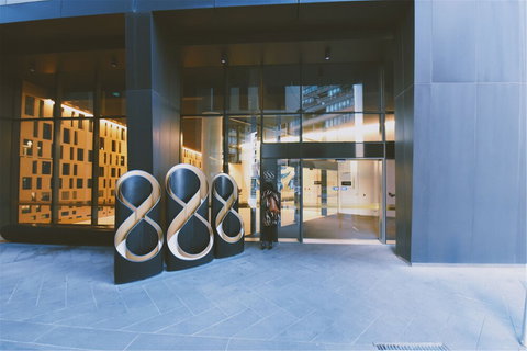 E-Waterside S Collection - Holiday Find 0