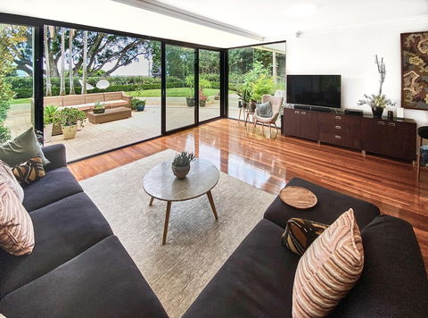 BELLEVUE GARDEN OASIS-hosted By L'Abode - Holiday Find 3
