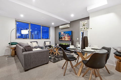NEO Apartments Holidays Gold Coast - Holiday Find 4