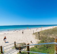 Pet Friendly home walking distance to Surf Beach North St. Woorim