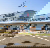 Nightcap at Ocean Beach Hotel - Holiday Find