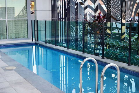Oaks Gladstone Grand Hotel - Holiday Find 1
