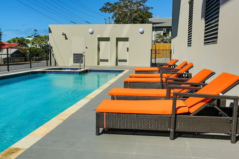 Gladstone Central Plaza - Holiday Find 3