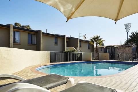 Manuka Park Apartments - Holiday Find 3