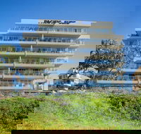 Pacific Surf - Holiday Find