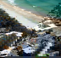 Pacific Regis Apartments - Holiday Find