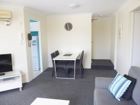 Le Lavandou Holiday Apartments - Holiday Find 5