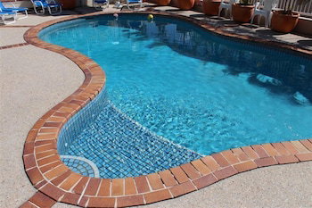 Le Lavandou Holiday Apartments - Holiday Find 2