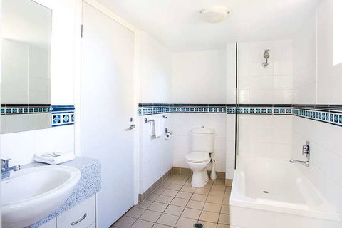 Wharf Boutique Apartments - Holiday Find 7