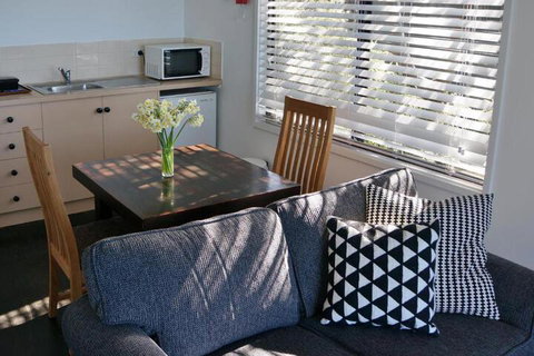 Hamptons On The Bay - Holiday Find 2