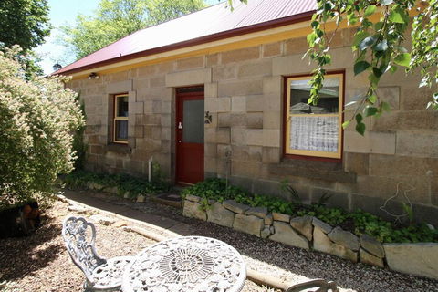 Christopher Halls Colonial Accommodation - Holiday Find 5