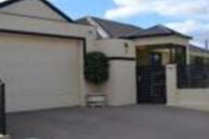 Retreat Richmond TAS Holiday Find