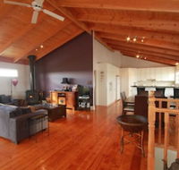 Pelican Sands Bed  Breakfast - Holiday Find