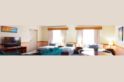 White Lace Motor Inn - Holiday Find 3