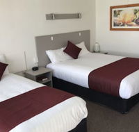Cobb Inlander Motel - Holiday Find