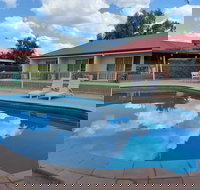 Emerald Explorers Inn - Holiday Find