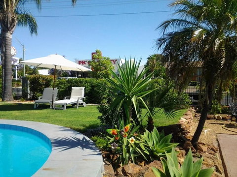 Country Leisure Motor Inn - Holiday Find 2