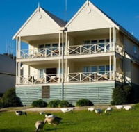Lakeside Suites 1 - Holiday Find