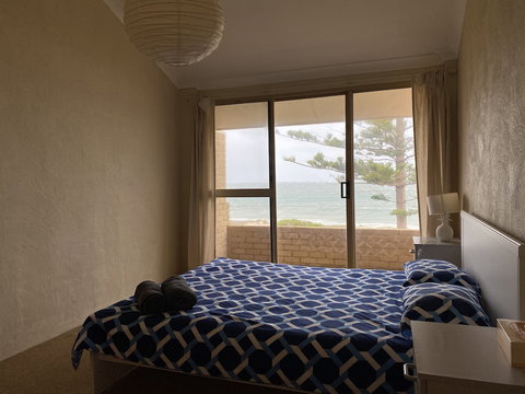 Lands Edge - Holiday Find 4