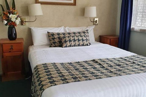 MAS Country Colonial Motor Inn - Holiday Find 4