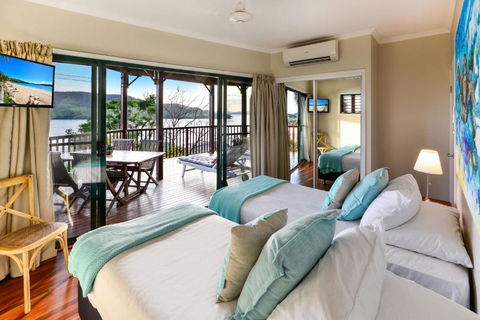 NEWLY BEAUTFULLY RENOVATED 16 The Casuarina 3 Bedroom House With 180 Degree Ocean Views - Holiday Find 3