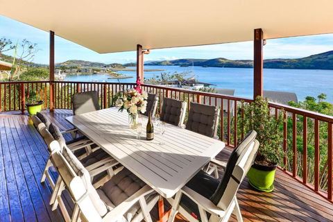 NEWLY BEAUTFULLY RENOVATED 16 The Casuarina 3 Bedroom House With 180 Degree Ocean Views - Holiday Find 2