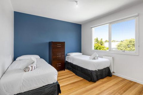 Elegant Entertainer - Holiday Find 1