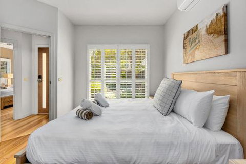 Elegant Entertainer - Holiday Find 4