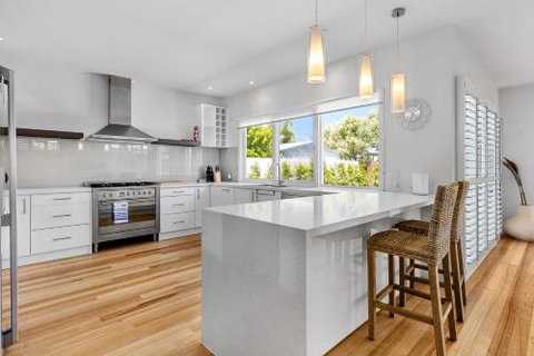 Elegant Entertainer - Holiday Find 5