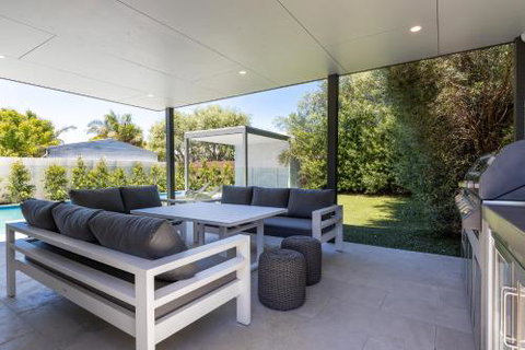 Elegant Entertainer - Holiday Find 3