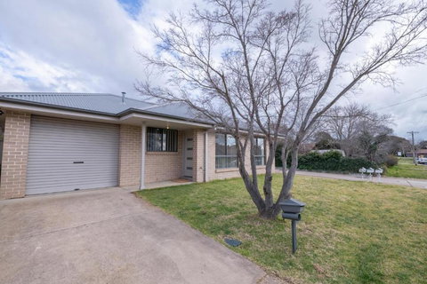 Wonderful Windred Modern Comfy Quiet - Holiday Find 4