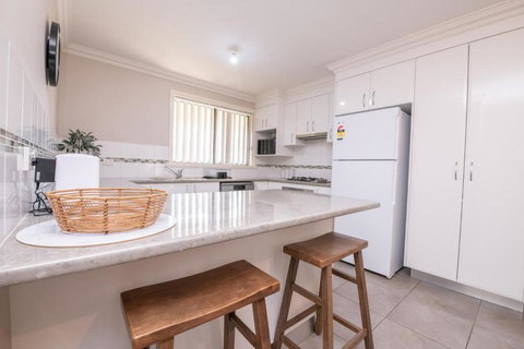 Wonderful Windred Modern Comfy Quiet - Holiday Find 6