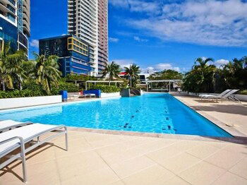 Panoramic Views At Sub Penthouse Apt - Holiday Find 0